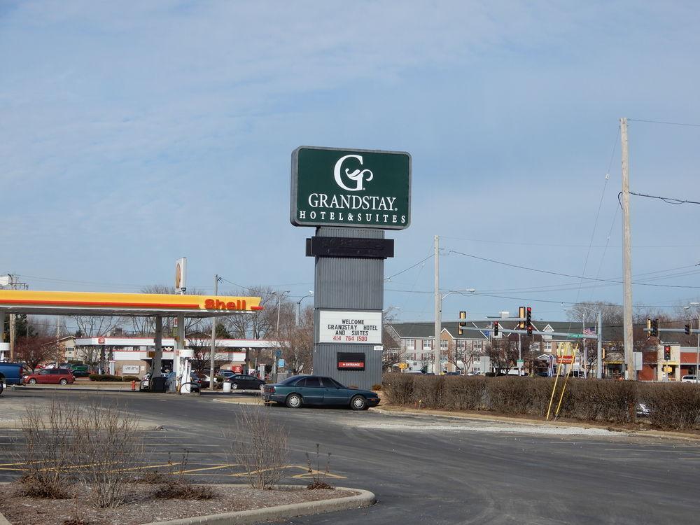 Clarion Hotel Milwaukee Airport エクステリア 写真