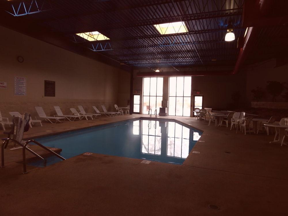 Clarion Hotel Milwaukee Airport エクステリア 写真