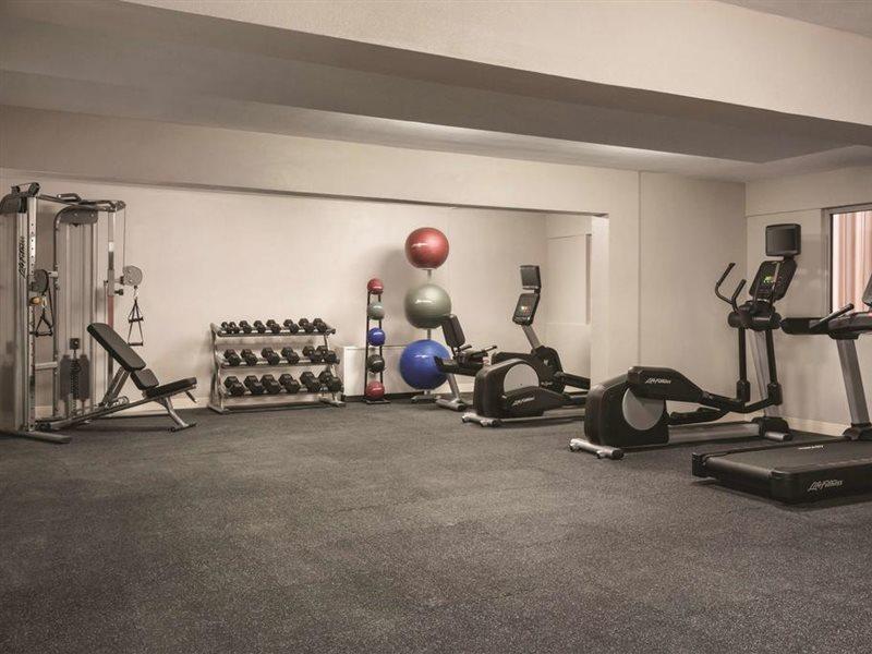 Clarion Hotel Milwaukee Airport エクステリア 写真
