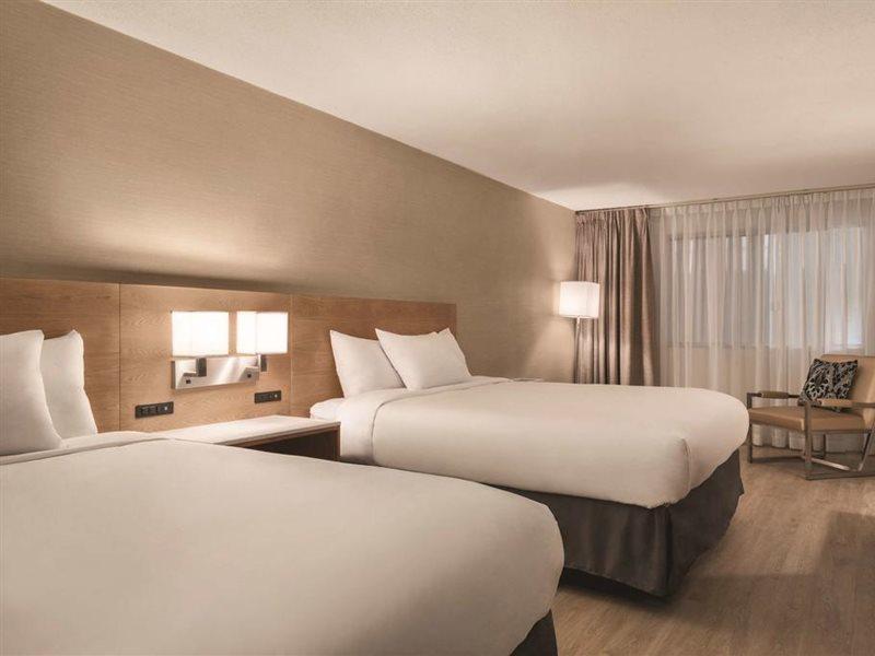 Clarion Hotel Milwaukee Airport エクステリア 写真