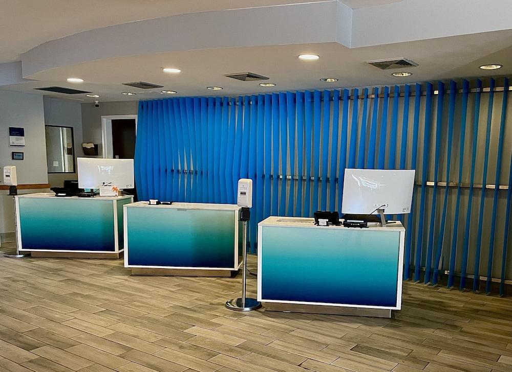 Clarion Hotel Milwaukee Airport エクステリア 写真