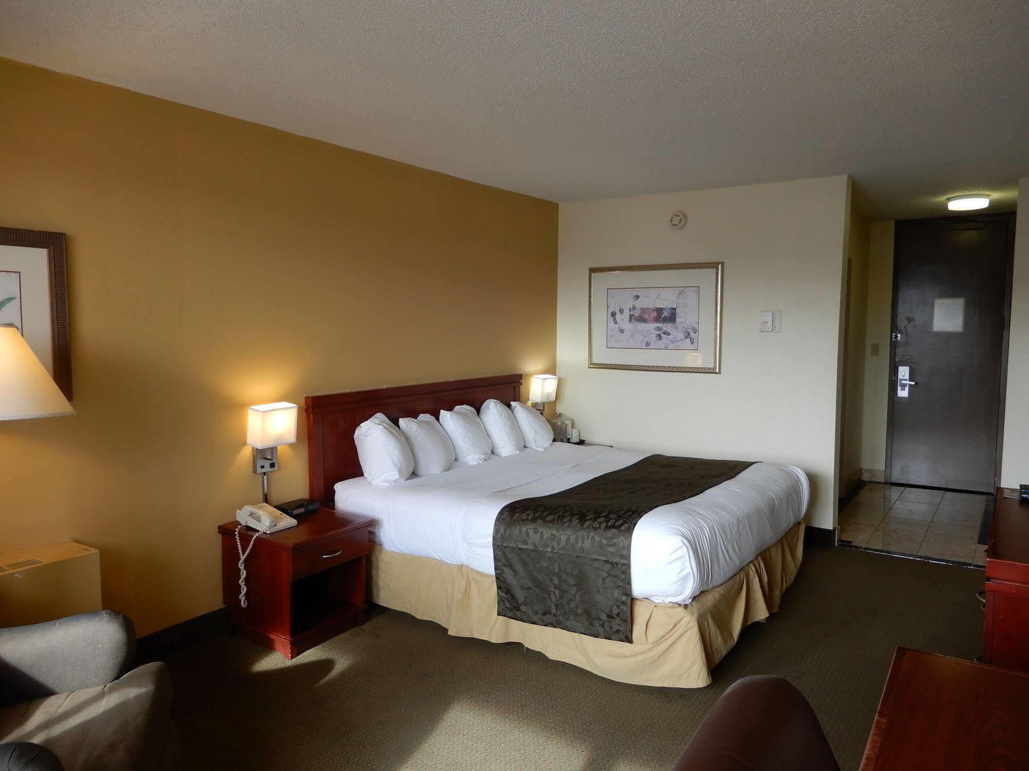 Clarion Hotel Milwaukee Airport エクステリア 写真