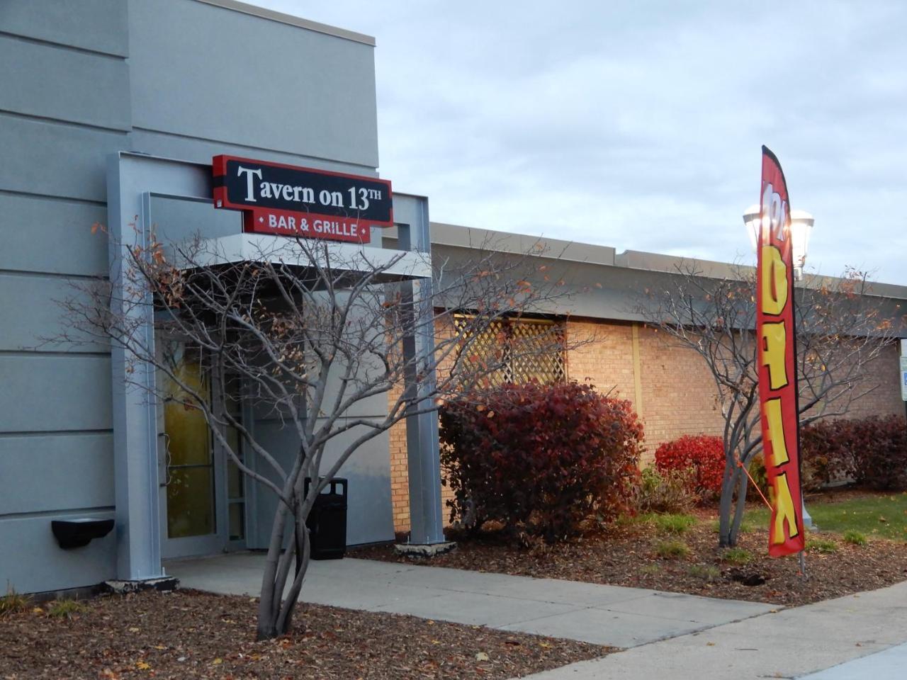 Clarion Hotel Milwaukee Airport エクステリア 写真